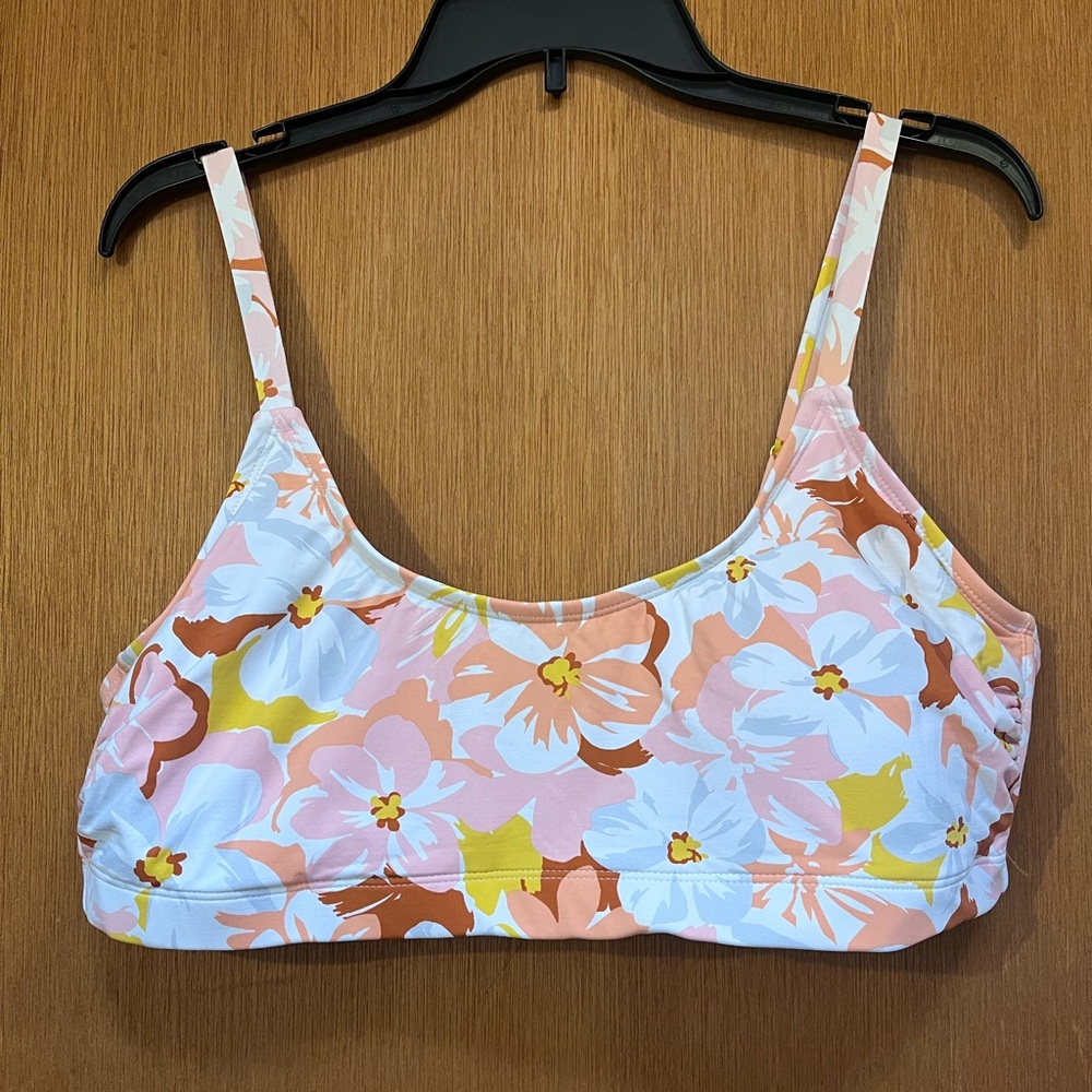 Women’s Xhilaration floral bikini top. Size 18W